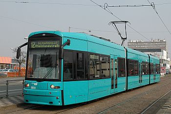 Niederflurgelenktriebwagen Typ S