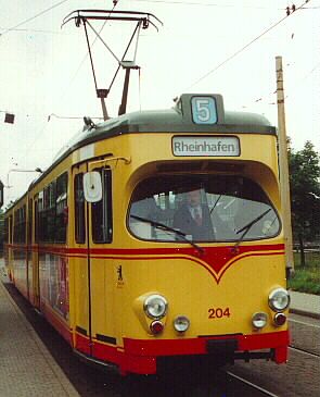Hochflurgelenktriebwagen GT6 und GT8